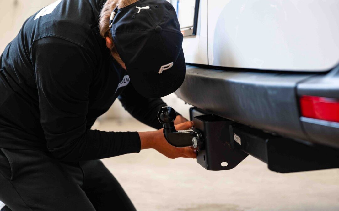 Auton vetokoukun asennus hintaopas 2025